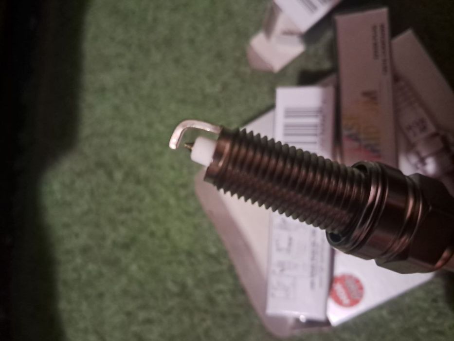 NGK SILZKR7C11S Japan свечи зажигания
