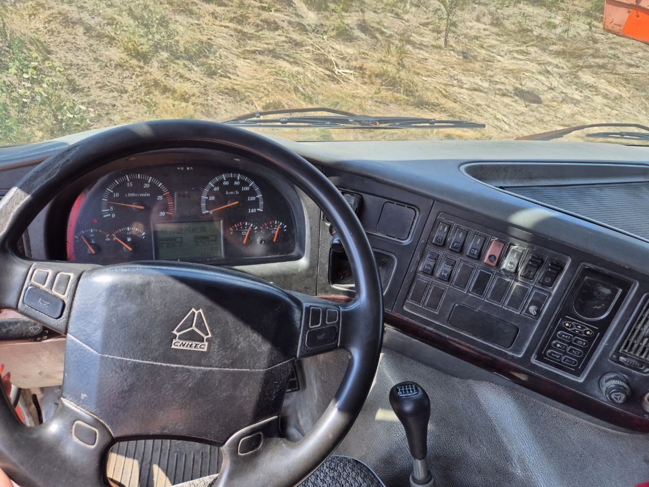 Продам самосвал HOWO ZZ3407-S2867