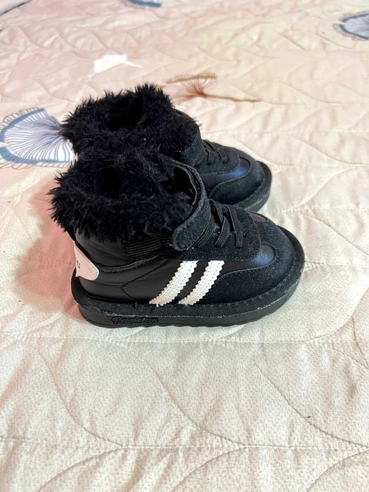 Зимове дитяче взуття