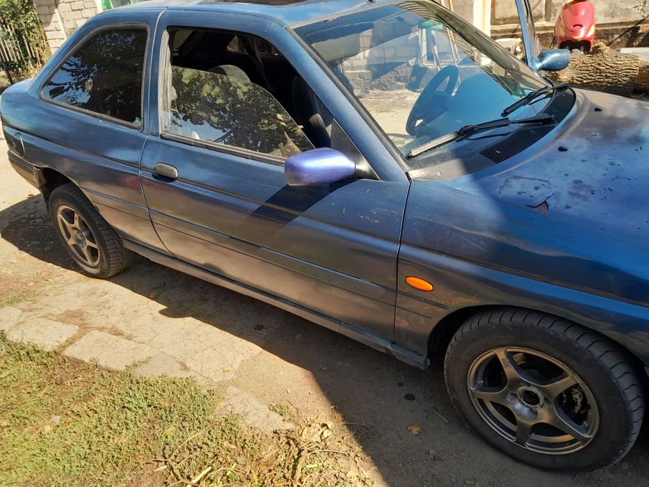 Продам форд єскорд 1.6