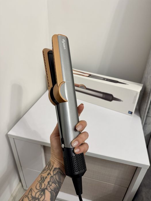 Dyson airstrate (фен , вирівнювач)