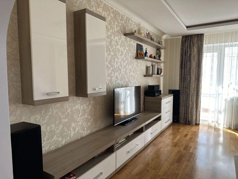 Постанова Продам 3-кімнатну квартиру, вул. Михайла Грушевського DM