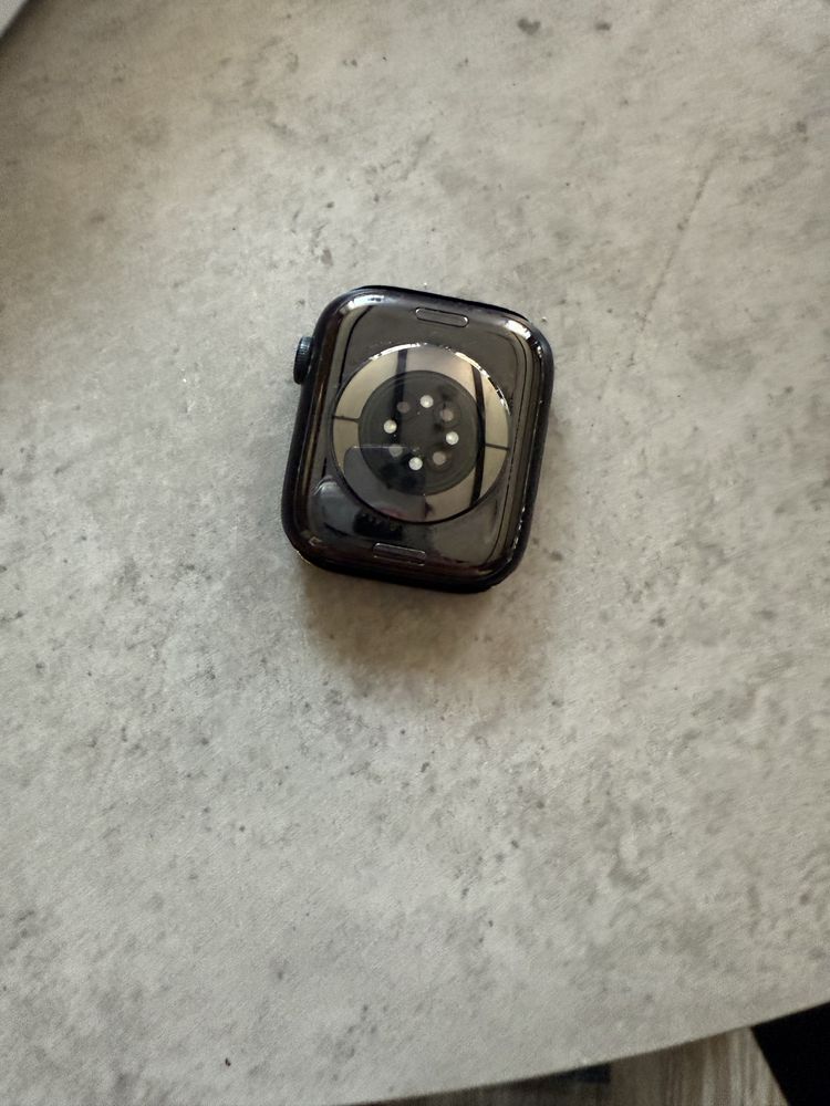 Zegarek  Apple watch series 8 45mm.
