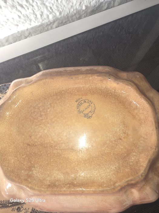 Terrina muito antiga com mais de 100 anos