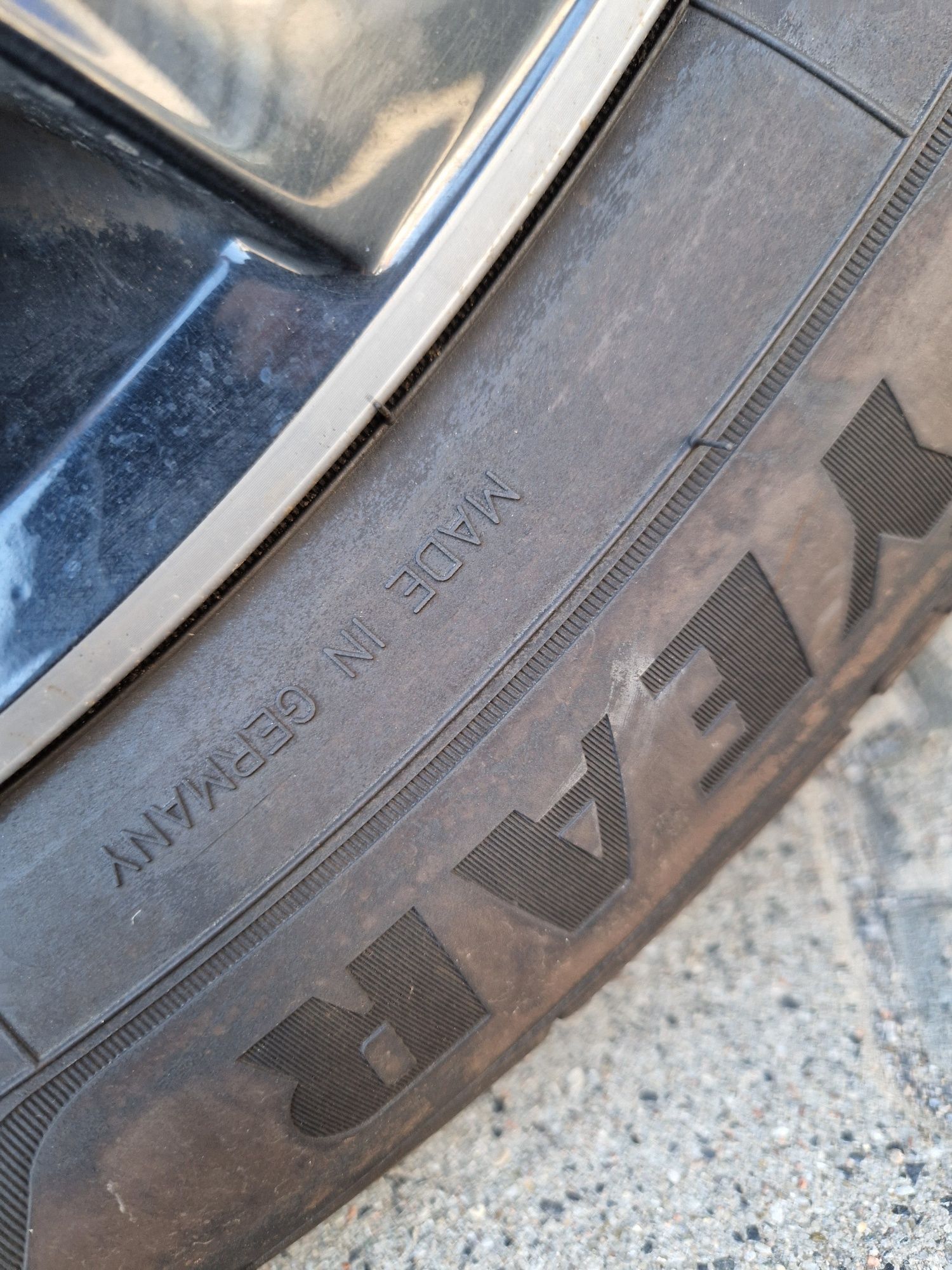 Opony Zimowe Goodyear UltraGrip 235/55r18