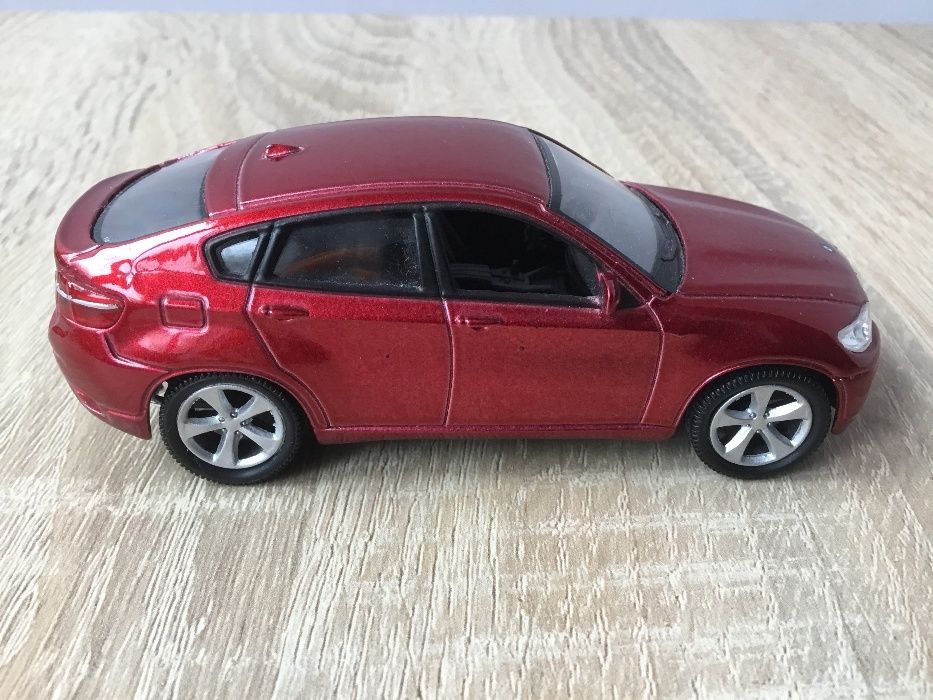 BMW X6 Модель автомобиля 1:46