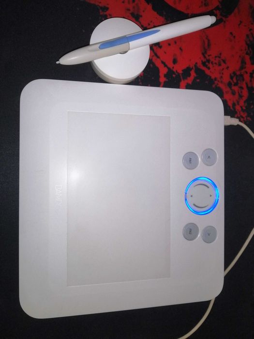 Графічний планшет wacom bamboo fun white CTE-450