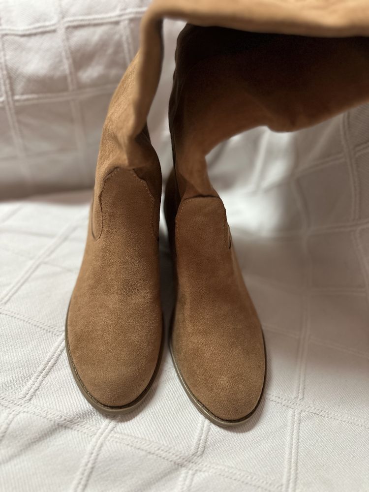 Botas Cano Alto em camel 37 (novas)