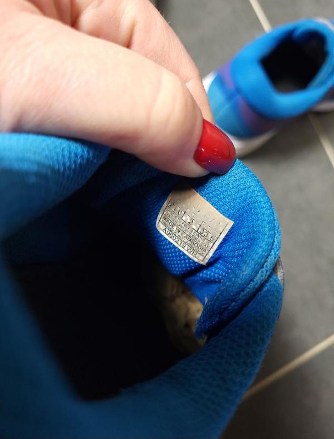 кросівки ASICS дитячі