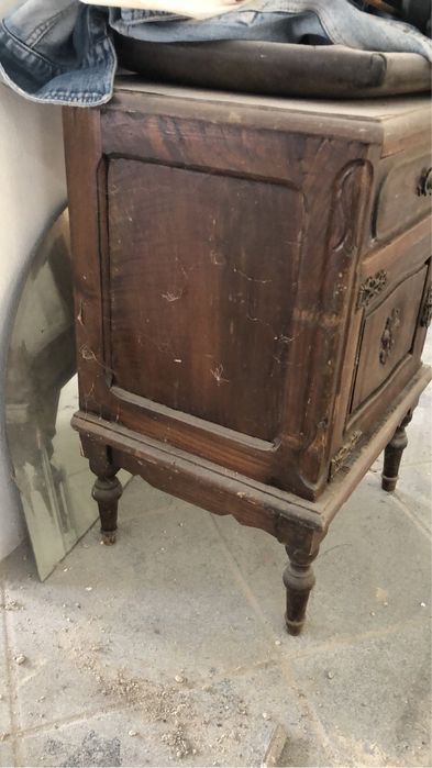 Mesa cabeceira para restauro