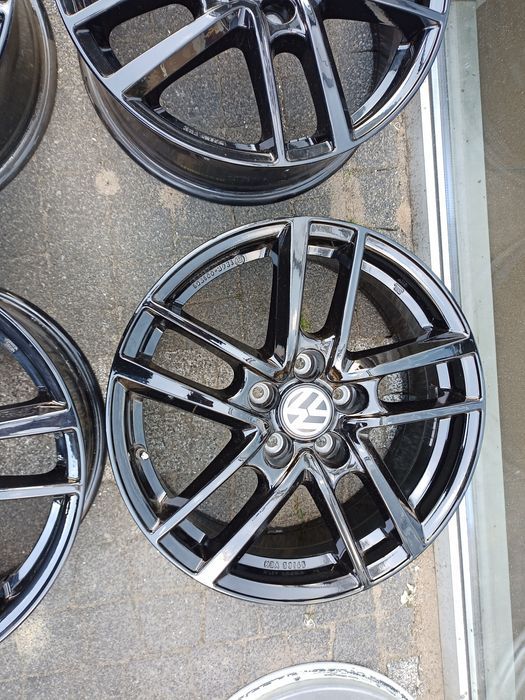 17" Astorga CZARNE Audi A3 A4 A6 Q2 TT VW Passat Golf V VI Touran Eos