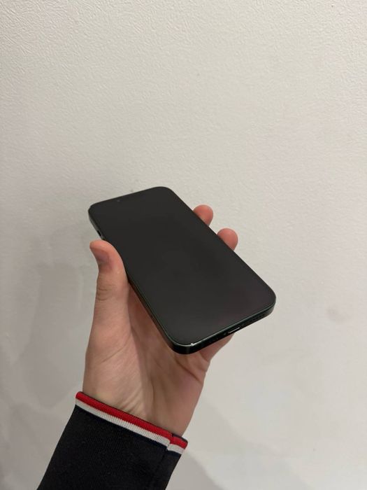 iPhone 13 green