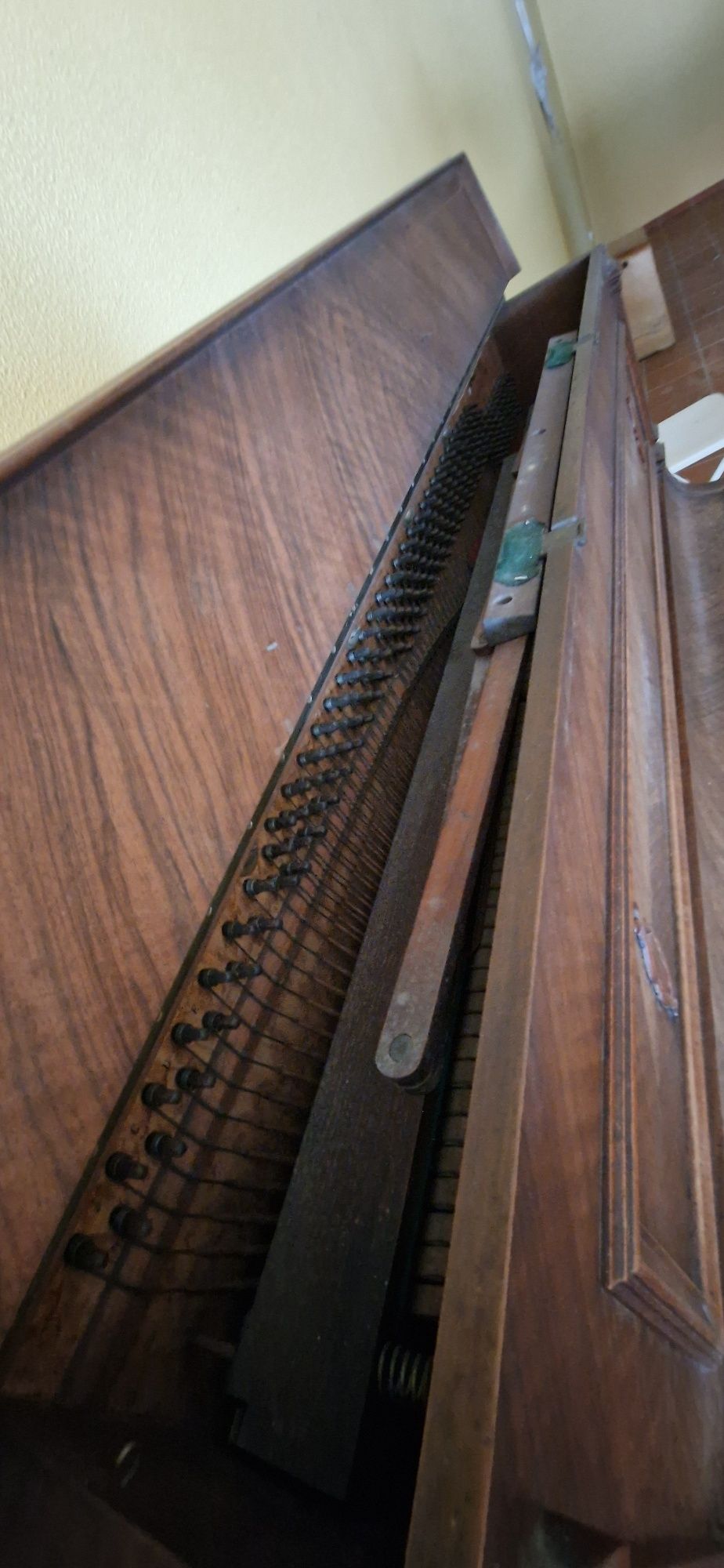 Piano/ órgão antigo