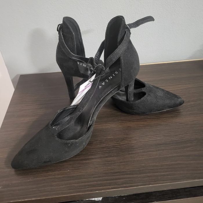 Nowe czarne szpilki rozmiarze 38