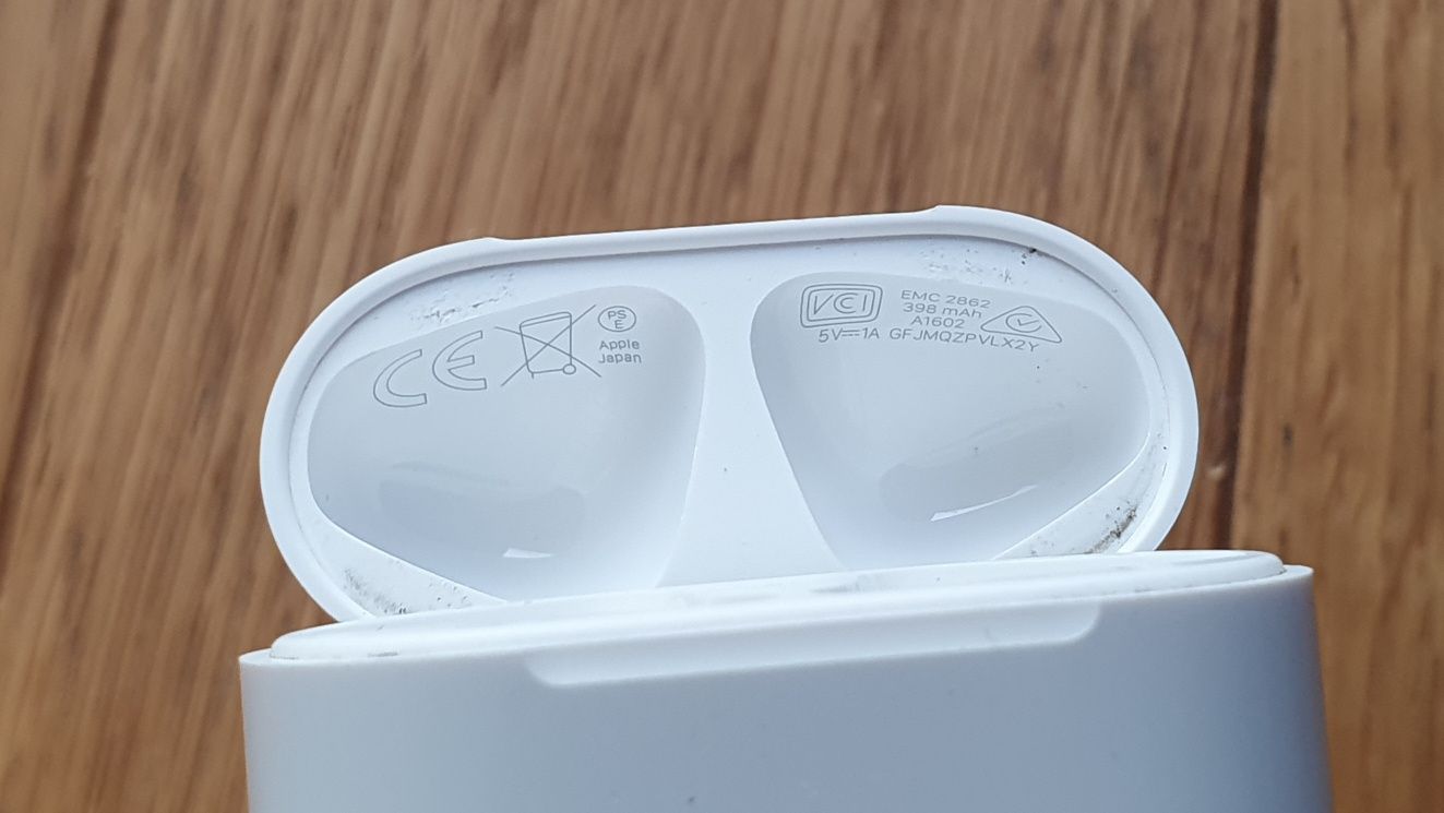 Apple AirPods Gen 2 A1602 (EMC2862) ładowarka case  etui ładujące
do n