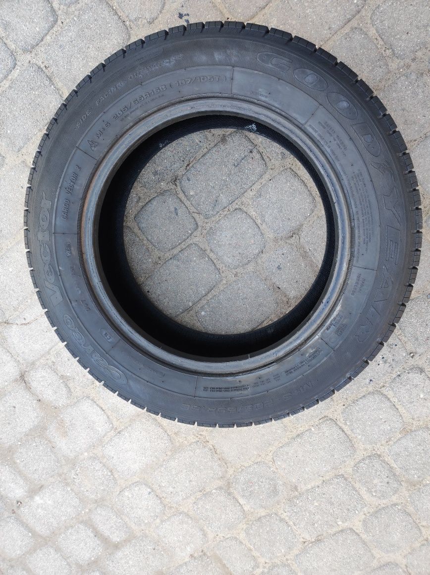 205.65.16c Dwie opony Goodyear Cargo Vector 2