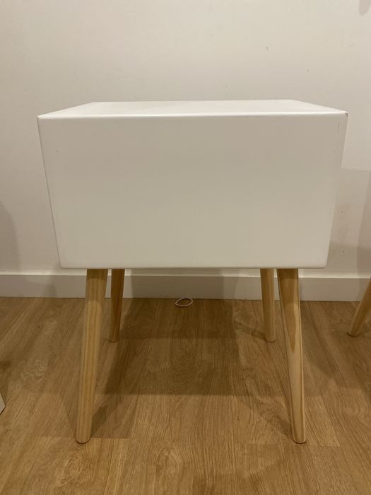 2 mesas de cabeceira - 2 gavetas