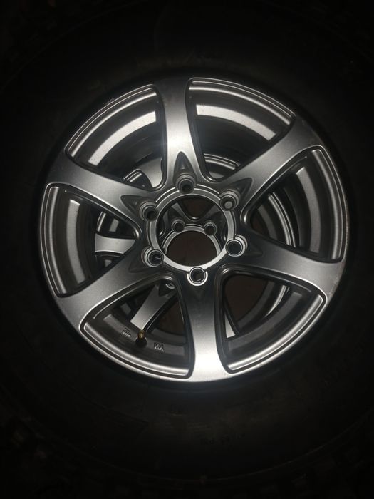 Шини р15 з дисками . Нові.