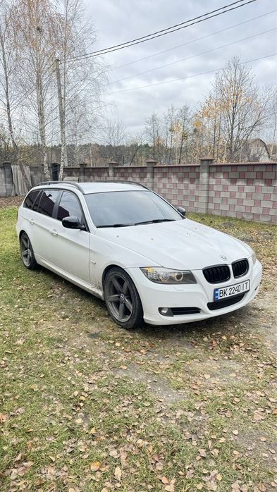 Бмв 318d Е91 2010 2.0 дизель механіка