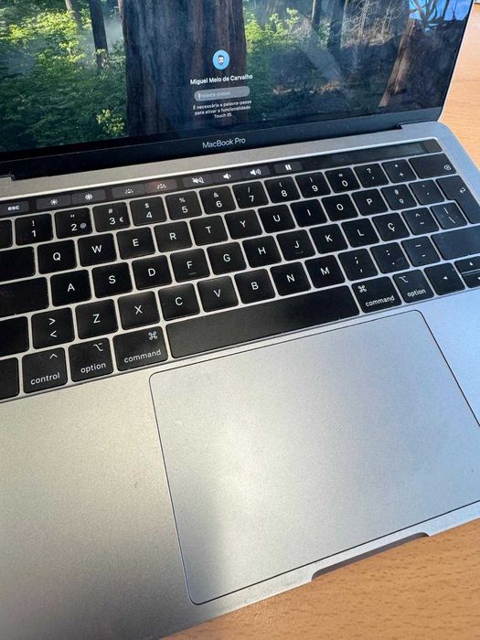 MacBook Pro 13″ 2018 — i5 2.3 GHz | 8 GB RAM | 256 GB SSD | Touch Bar