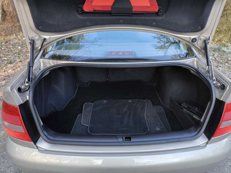 *** Audi A4 LIFT 1.6Mpi Bezwypadkowy Serwisowany 2 klucze TOP STAN ***