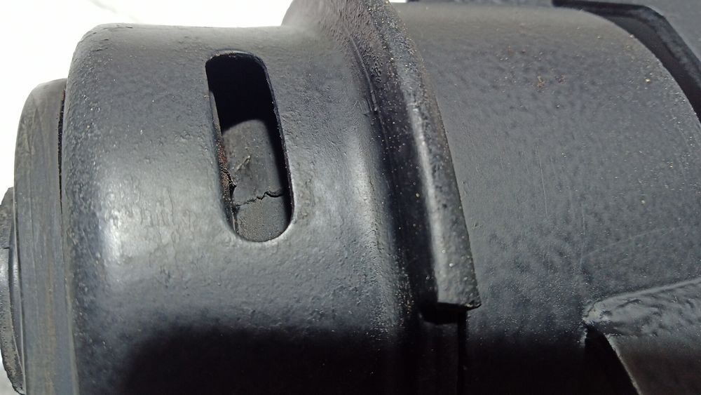 Автозапчасти подушка двигателя