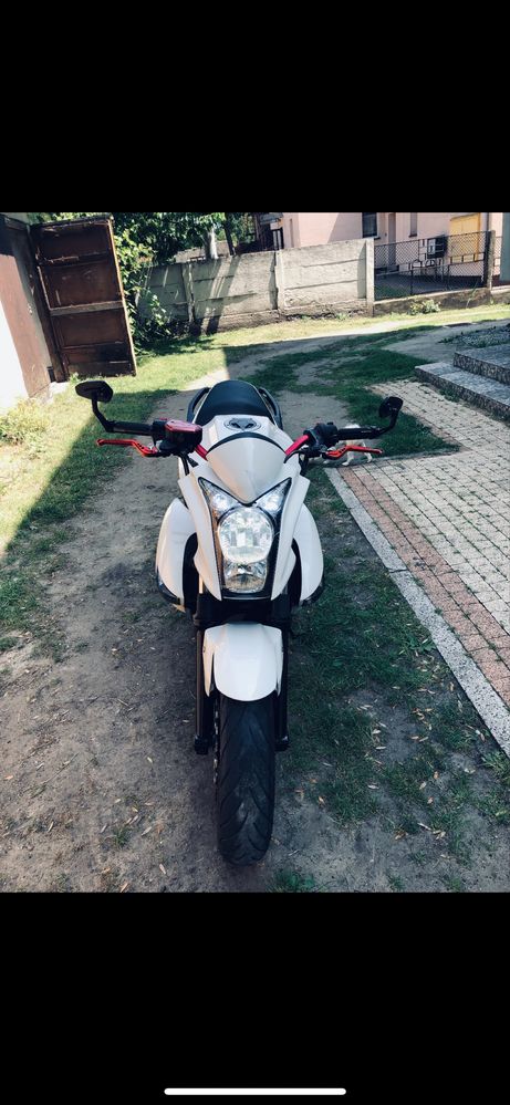 Kawasaki er 6N 650