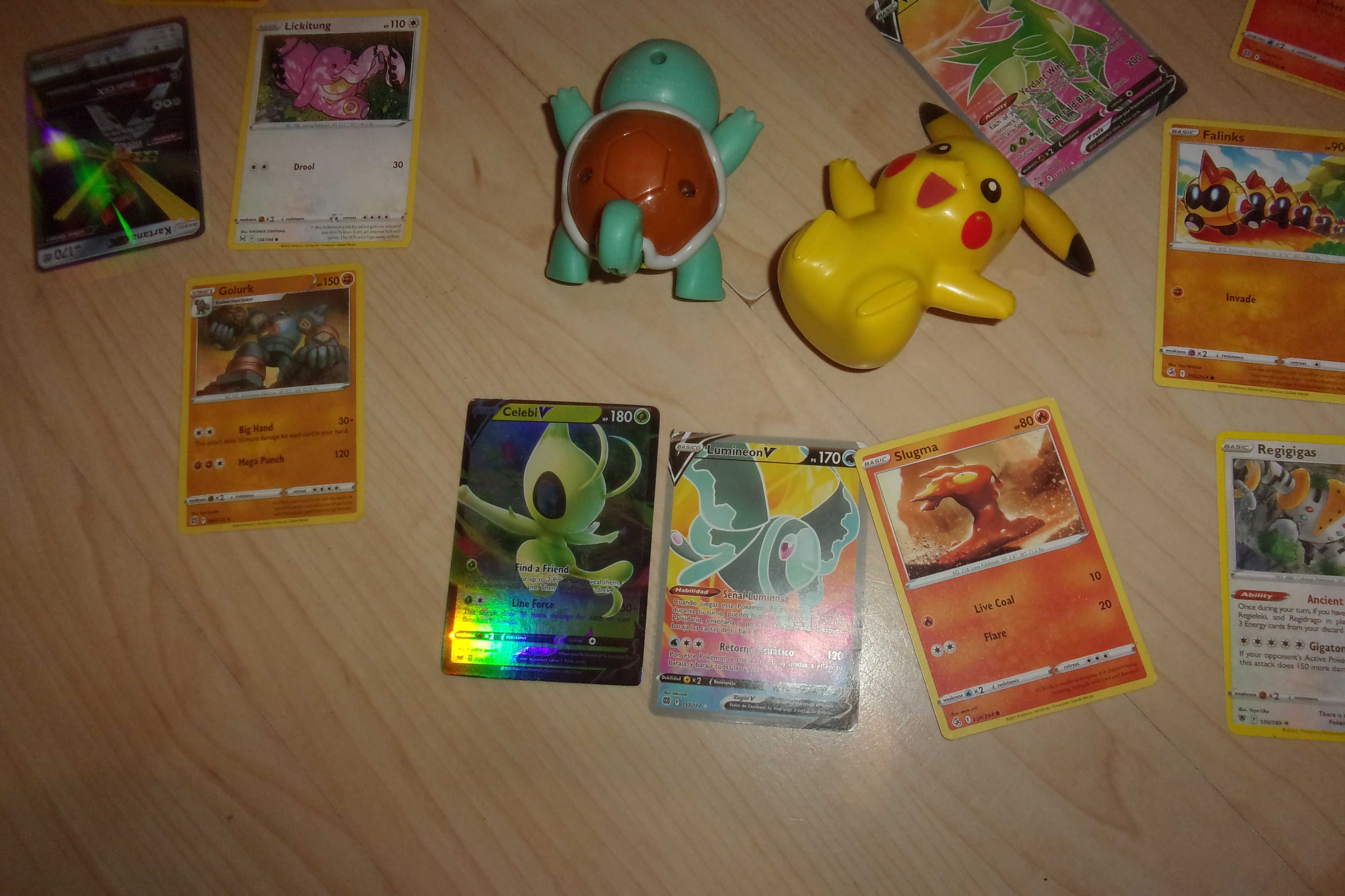 pokemon karty figurki pikachu squirtie pudełko