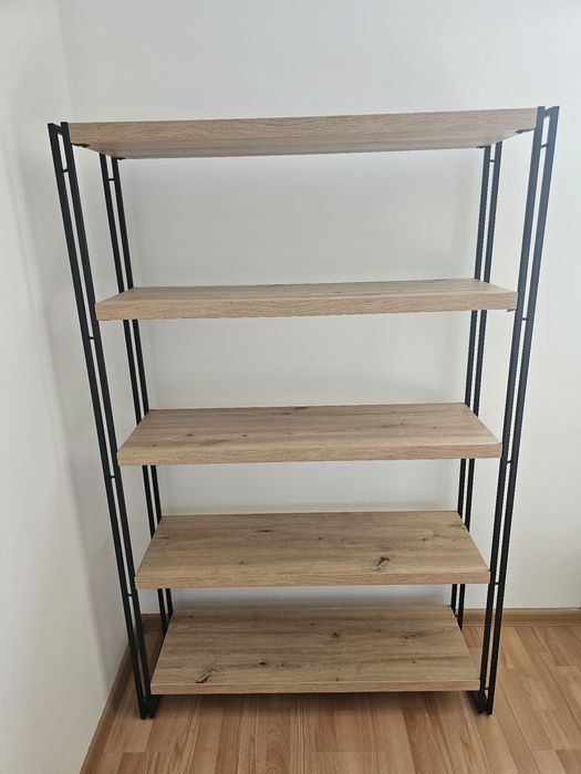 Solidny regał loftowy