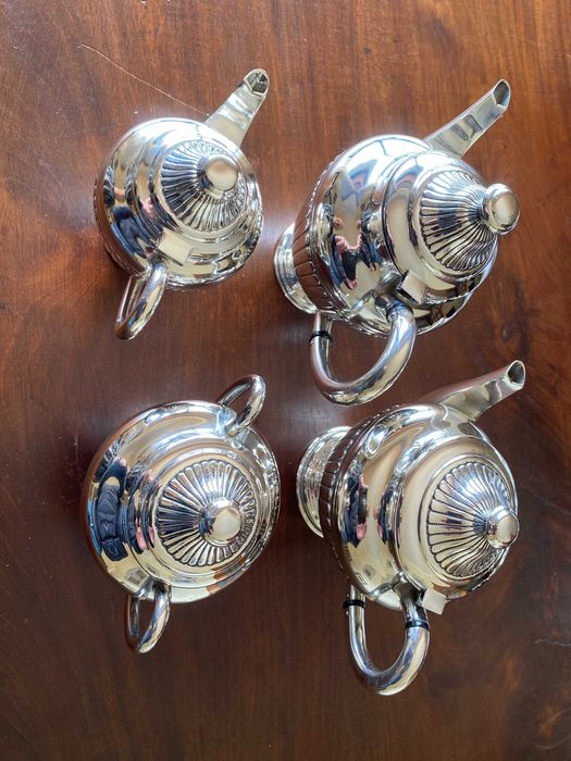 Serviço de chá de prata 2