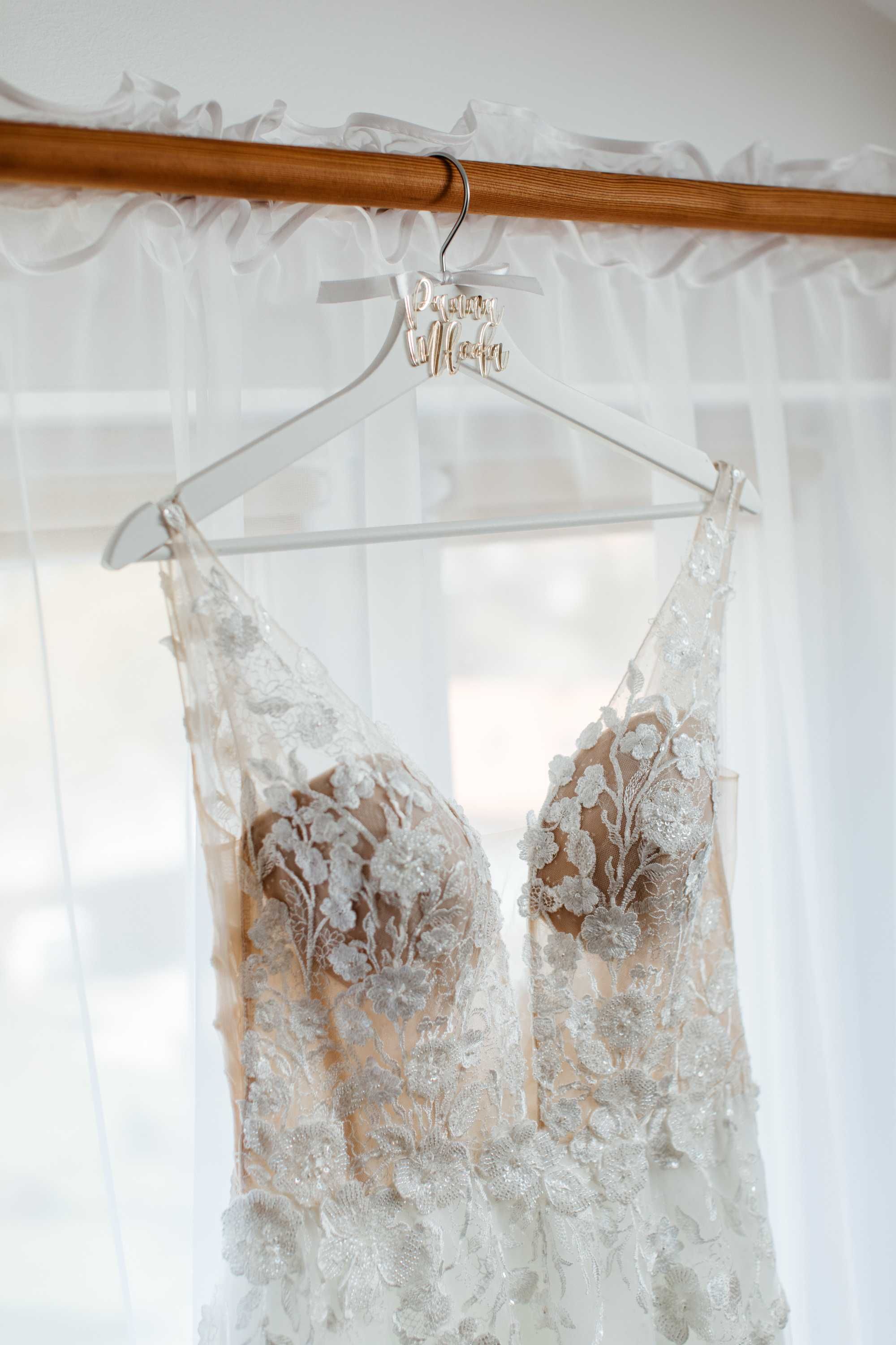 Suknia ślubna ANNAIS BRIDAL - model GUCCIA