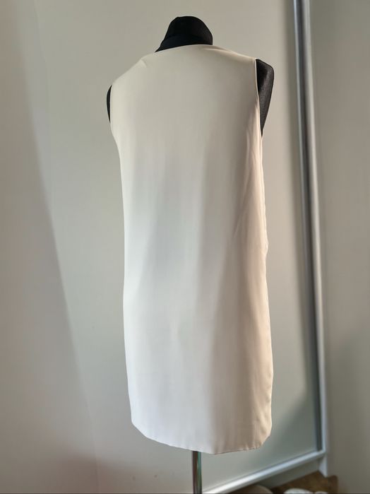 Prosta kremowa sukienka XS polski projektant szafa kapsułowa ecru