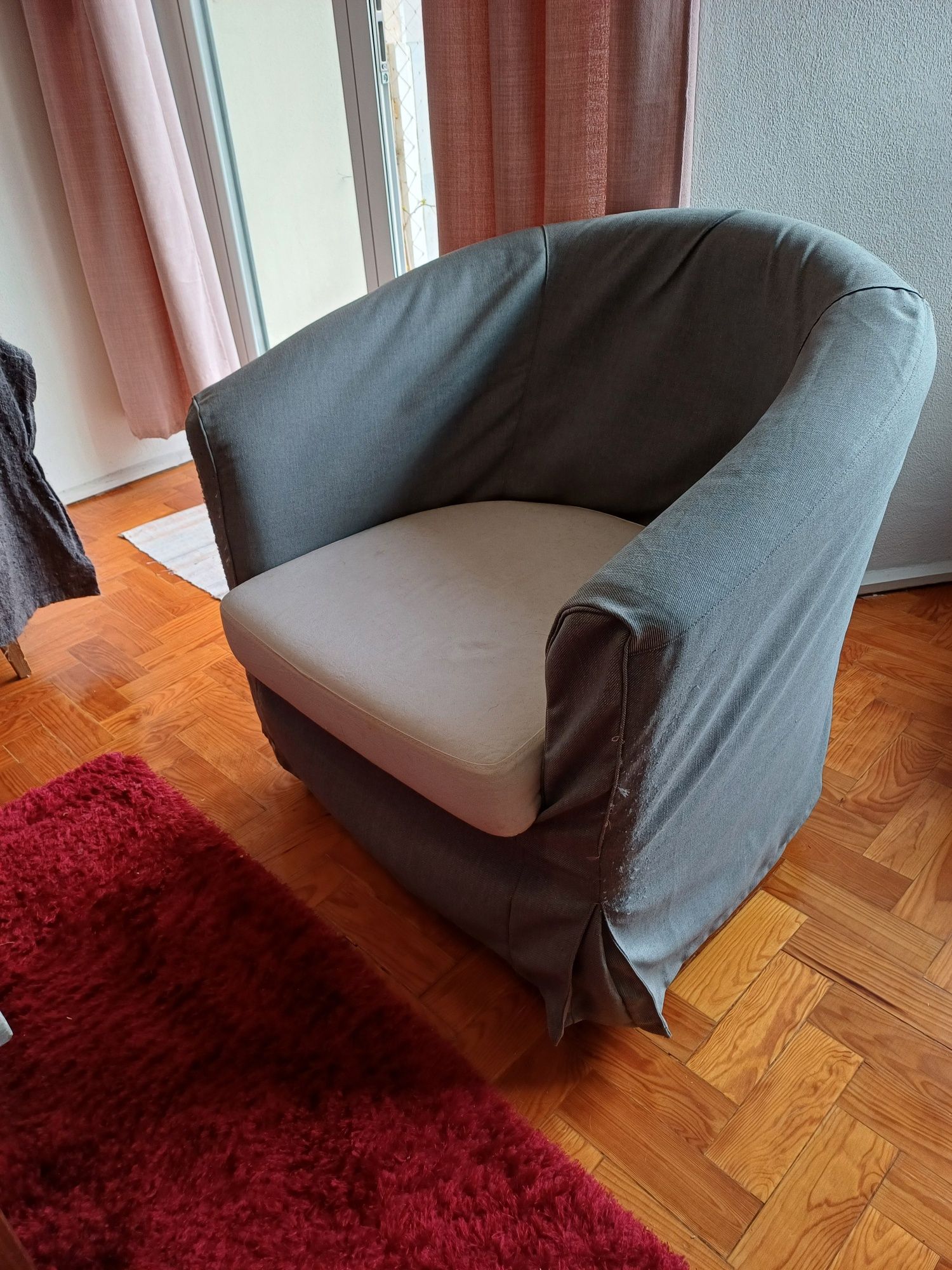 Poltrona Tullsta Ikea com capa