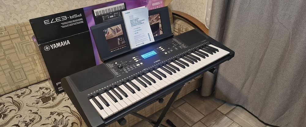 Синтезатор Yamaha psr e373 + подставка