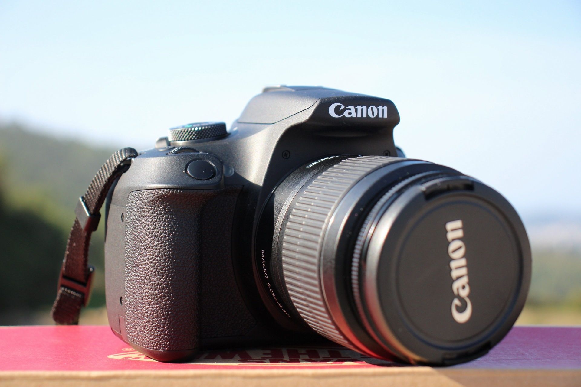 Kit Canon EOS 2000D + EFS 18-55mm