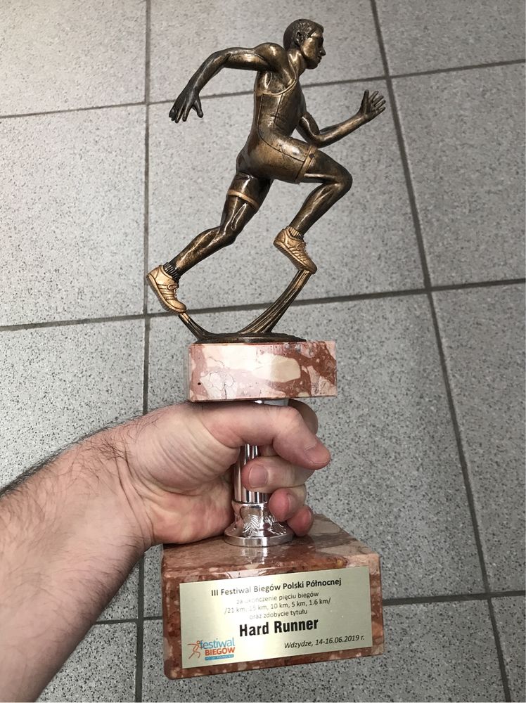 Статуетка нагородна за легку атлетику Hard Runner
