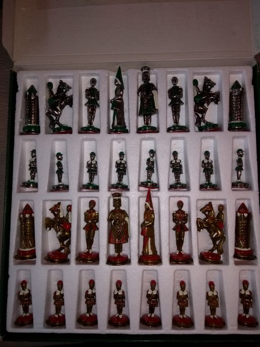 Jogos Xadrez lindíssimos e novos. Nunca foram manuseados.