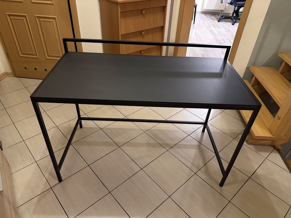 Nowoczesne biurko metalowe