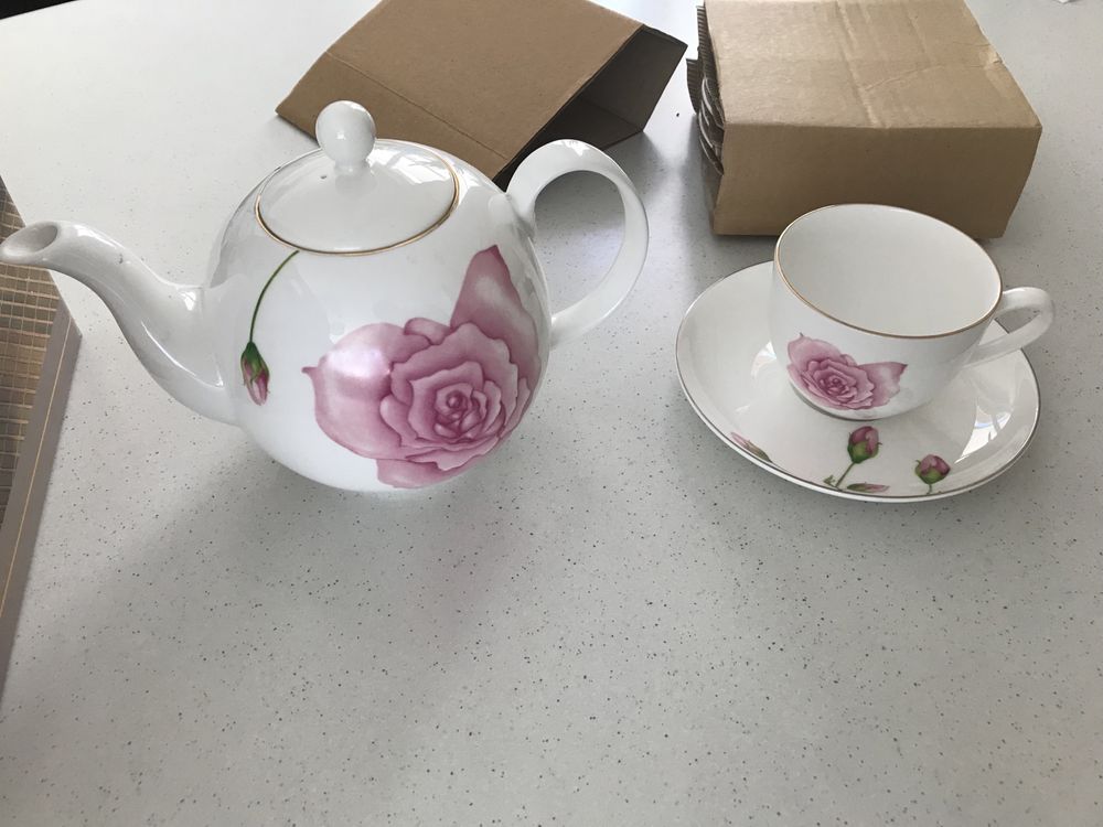 Serwis kawowy porcelanowy AFFEK DESIGN róże na 6 osób (15 elementów)