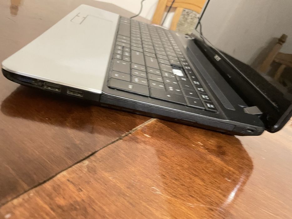 Продається ноутбук acer aspire e1-531