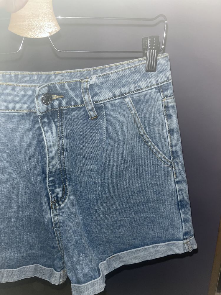 NOWE Krotkie spodenki szorty shorty jeansowe rozmiar s nowe nieuzywane