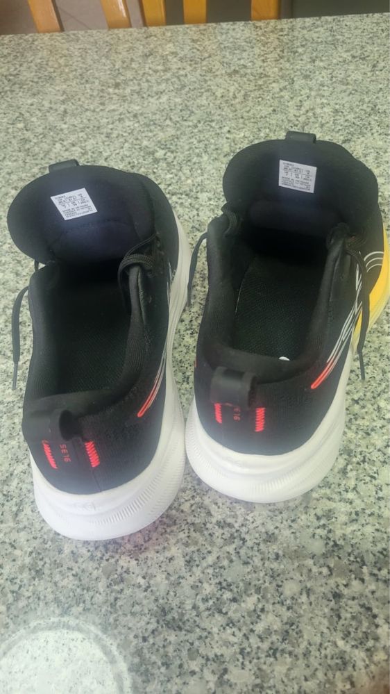 Sapatilhas de Corrida Homem Asics Gel Pulse 16 Preto/Branco/Laranja