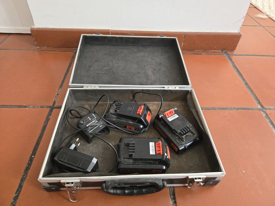3 baterias + carregador black decker