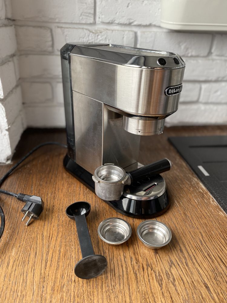 Ekspres kolbowy ciesnieniowy DeLonghi