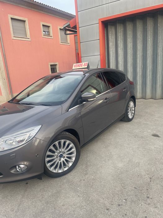 Ford Focus TDCi 5 portas Castanho