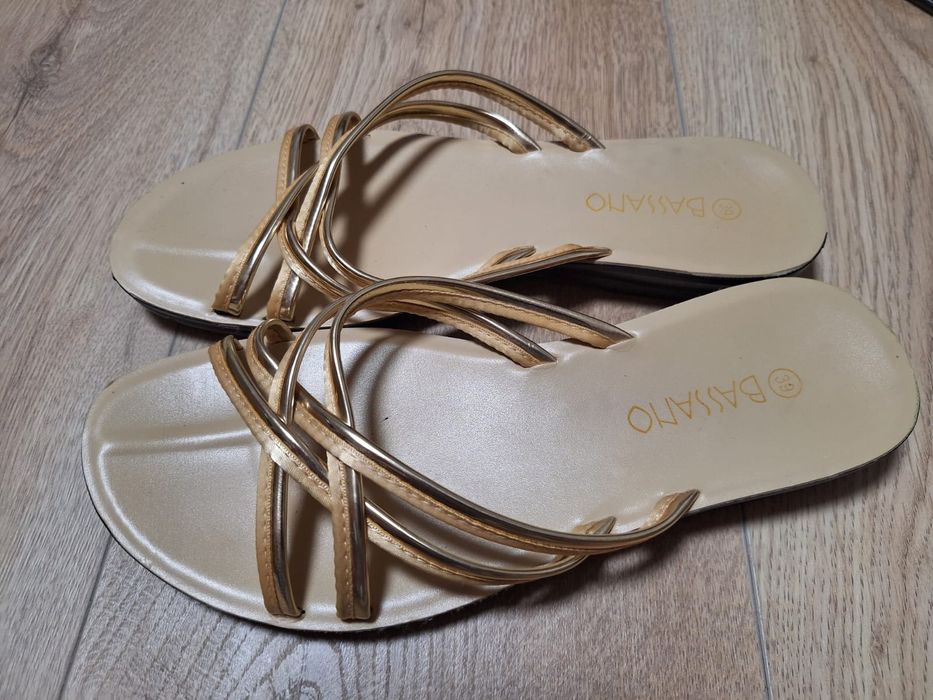 Klapki Bassano rozm. 39