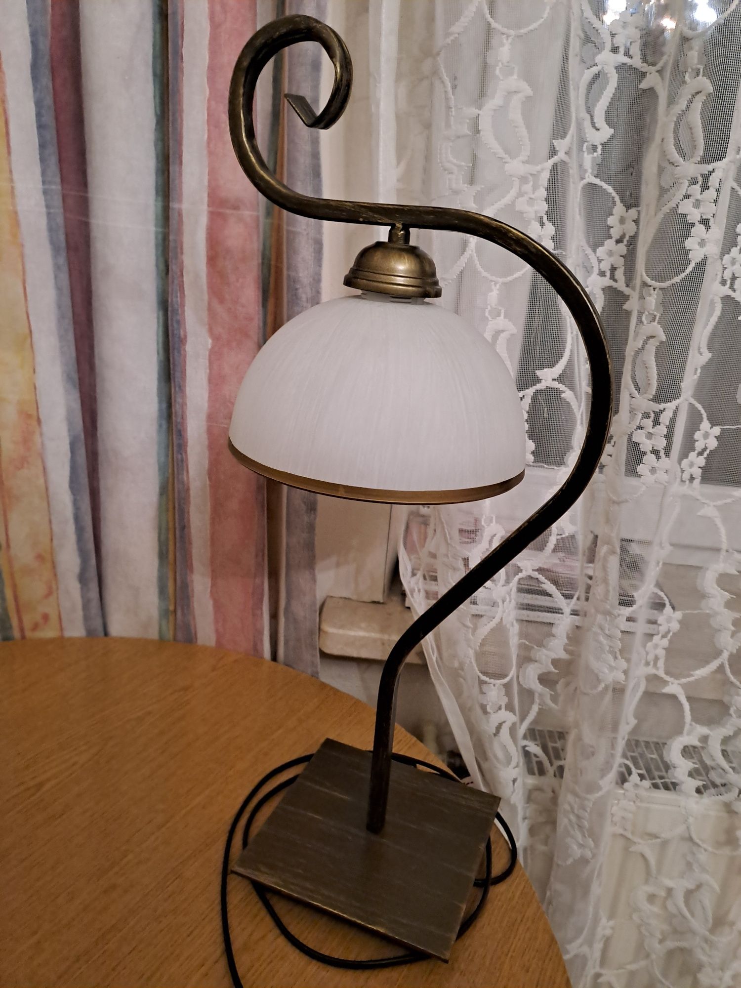 Lampa do sypialni