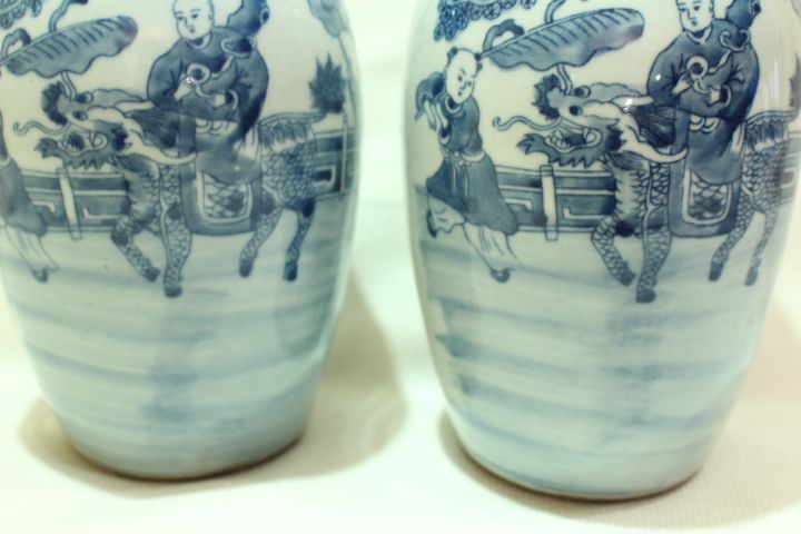 Par de Potes Porcelana Chinesa Crianças e Dragão XX