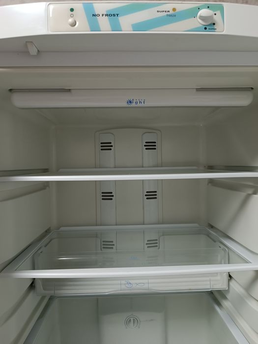 Холодильник Indesit B18FNF