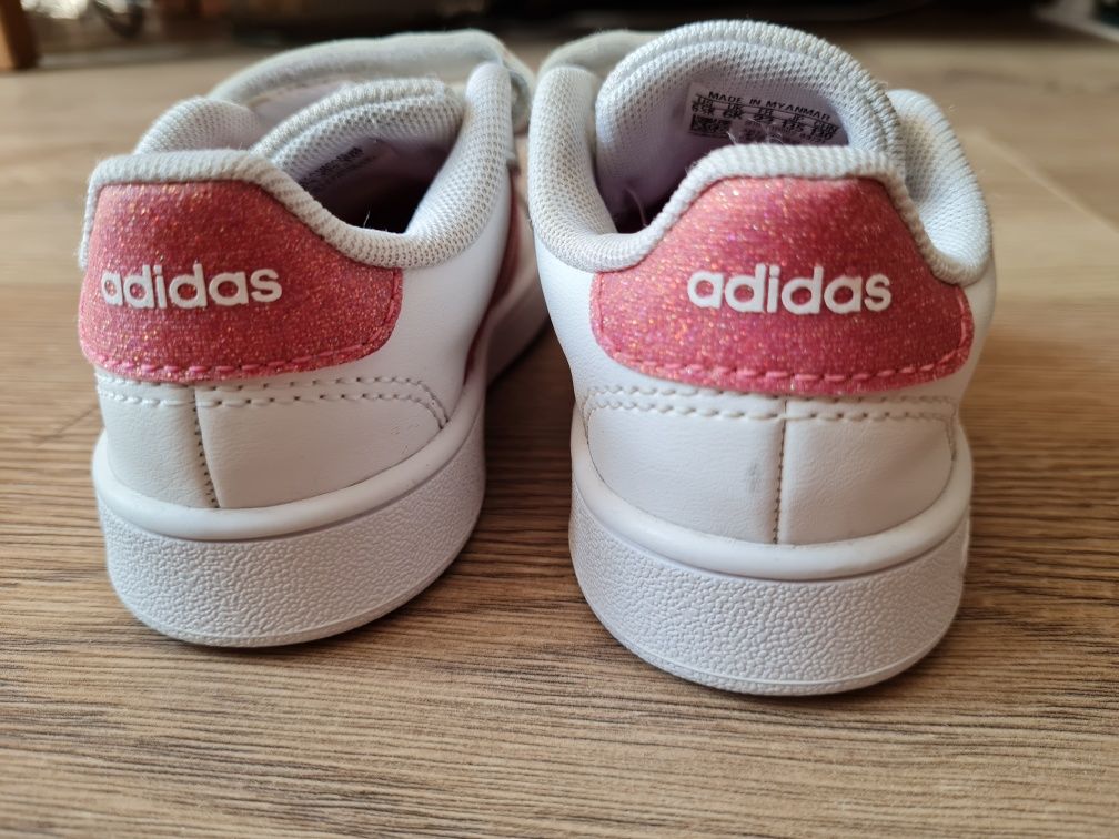 Buty Adidas r 23